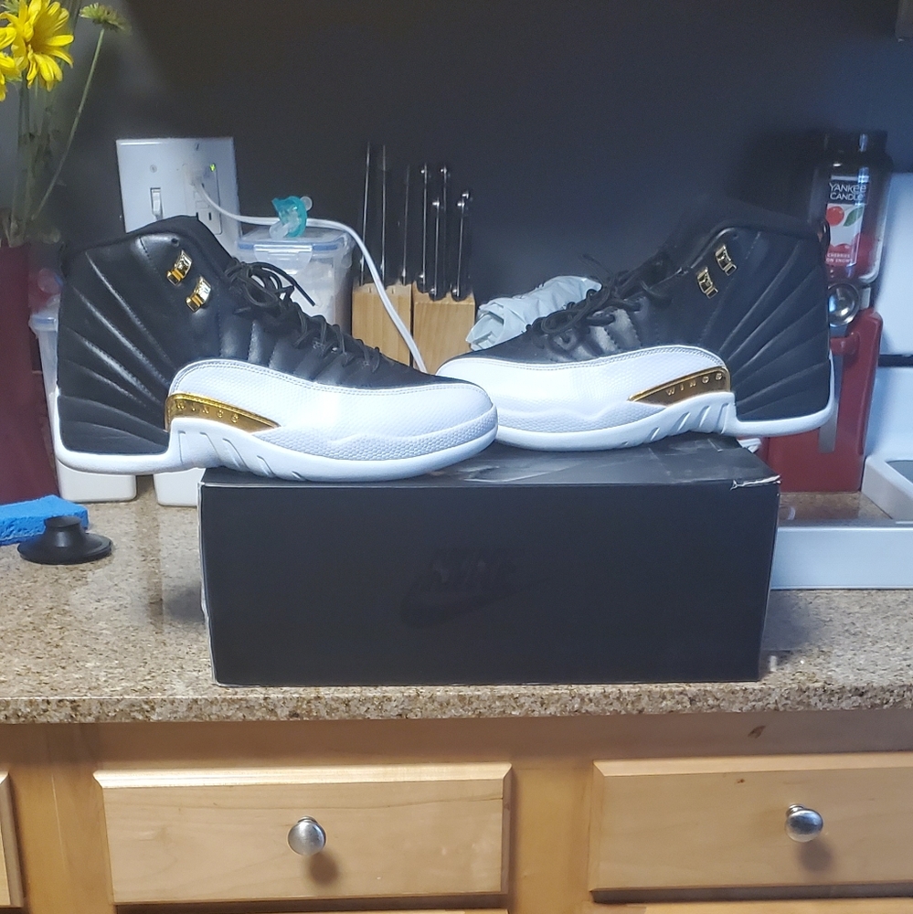 Retro jordan gold wings